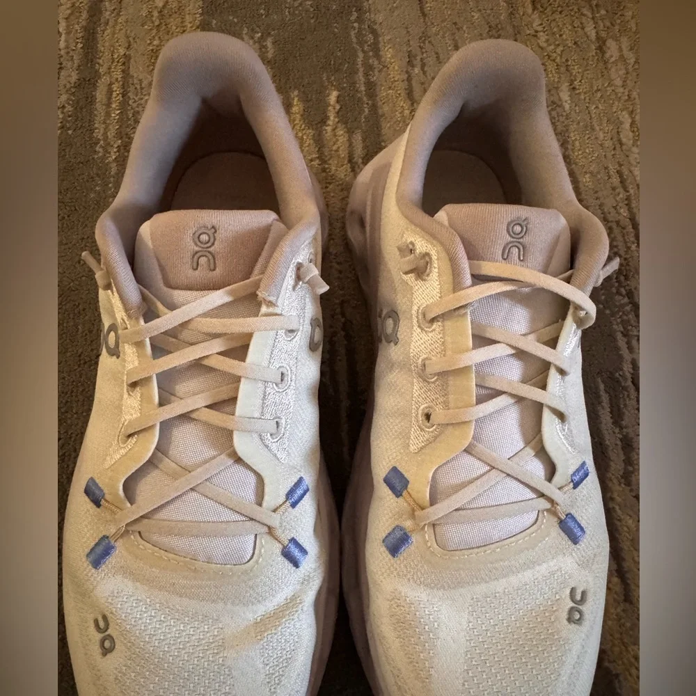 on Cloudtilt lavender 6.5 - Picture 5 of 9